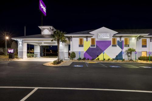 Spark by Hilton Calhoun in Calhoun, USA