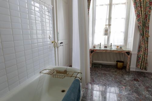Oprema, Veeve - Maison Suchard in Val-De-Travers