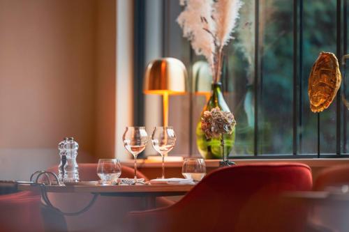 Logis Hotel & Restaurant - Les Hauts de Montreuil - 레스토랑