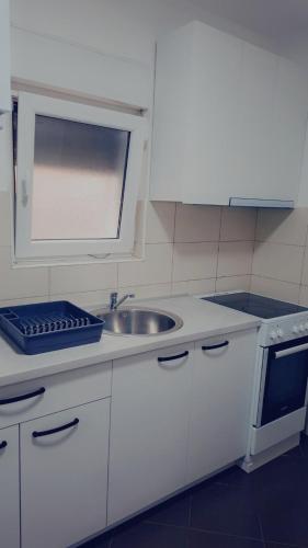 Konyha, Apartman Telep Novi Sad Retreat Balcony Garden Free Parking in Kamenjar