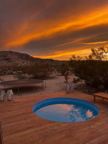 Santuario - Secluded, EV charger, hot tub, pool