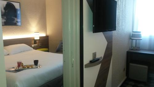 2 bedrooms, 4 beds