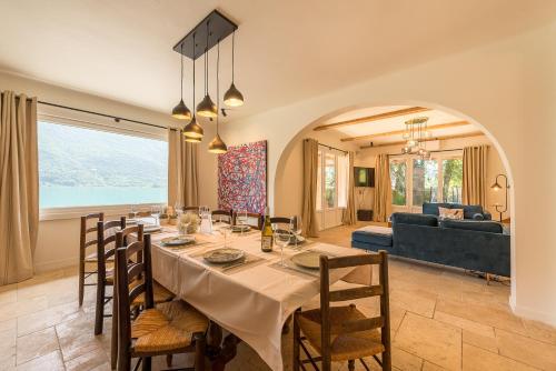 Villa Riviera - Plage privée et vue lac