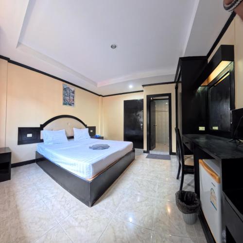 room detail thumbnail 0