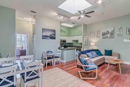 Stylish 2 BR apartment - perfect for relaxing