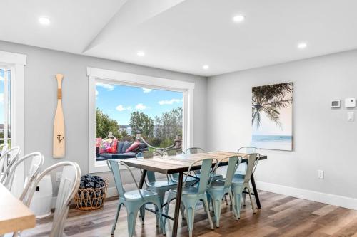 Spacious Oceanview Beach House with hot tub in Côte-d'Or (NB)