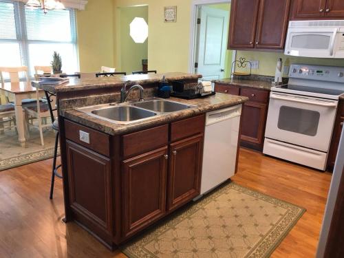 Sardegna- pooldock home by Mashes Sands Beach! in Crawfordville (FL)