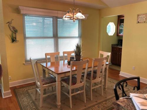 Sardegna- pooldock home by Mashes Sands Beach! in Crawfordville (FL)