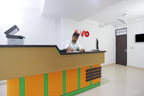 Hotel O Lal Residency - 로비