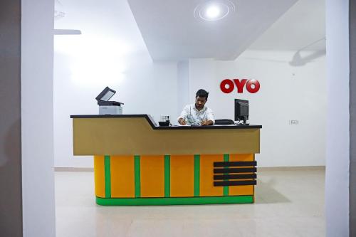 Hotel O Lal Residency - 로비