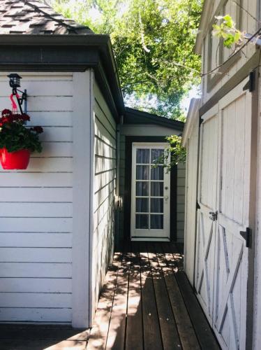 Private Backyard Firepit Hammock BBQ Grill in Tuolumne (CA)