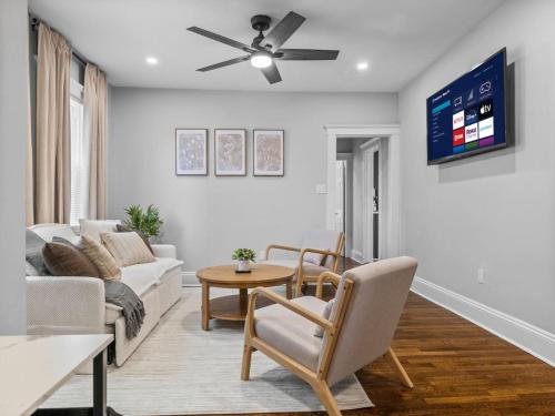 Luxury 3BR apt in Boston with Free Parking – khách sạn tại Roxbury
