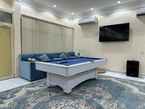 Sunset valley farmhouse in Al Sad