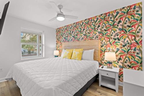 Walk to Beach Pet-Friendly Escape 1BR