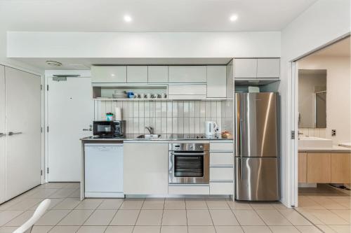 Beautiful 2BR - Pool, Gym & Parking Zodiak Stays, Auckland (fotografie 4)