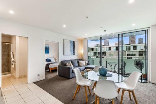 Beautiful 2BR - Pool, Gym & Parking Zodiak Stays, Auckland (fotografie 10)