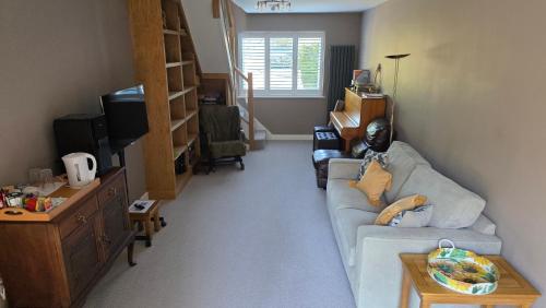 Facilities, Self-contained 2-story accommodation in Grayshott in Hindhead