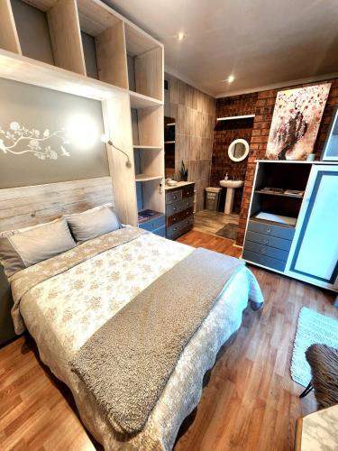 Maple Tree Manor in Pinetown