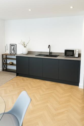 Copper Suite - 2Bed Elegance - Parking in Crosby