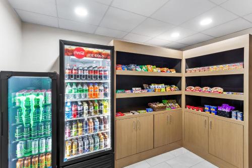 Holiday Inn Express Hotel & Suites Charleston-Southridge By IHG