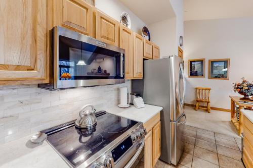 Blue River Apartments in Silverthorne, USA