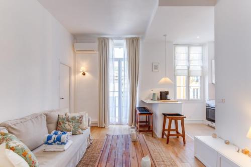 Cosy Stalingrad by BookingGuys, Nice