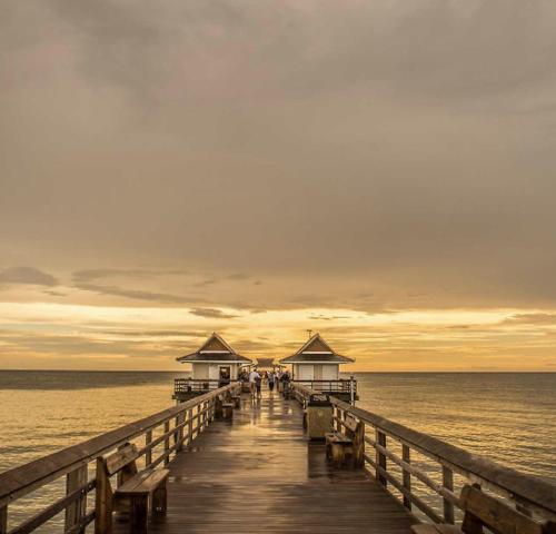 Third-Floor National Golf Course Condo 3BR 2BA, Full Amenities & Ave Maria Access in Immokalee (FL)