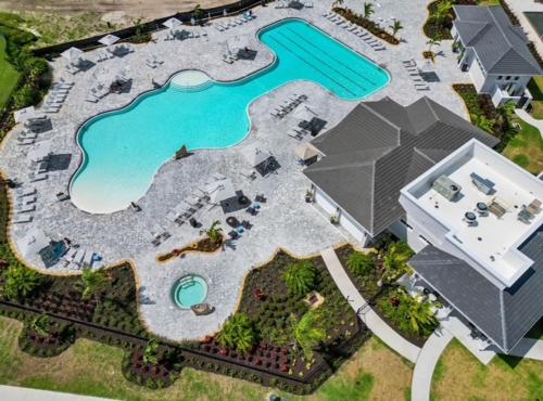 Third-Floor National Golf Course Condo 3BR 2BA, Full Amenities & Ave Maria Access in Immokalee (FL)