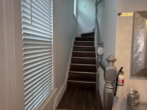 Cozy Private bedrooms Kitchen Wifi in แองเกิลวูด (NJ)