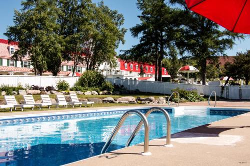 Hotel Tadoussac Hotel Tadoussac is perfectly located for both business and leisure guests in Tadoussac (QC). Offering a variety of facilities and services, the hotel provides all you need for a good nights sleep. To