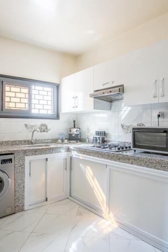 주방, Cosy Calm Apartment, Parking, Garden in 엘 마시라