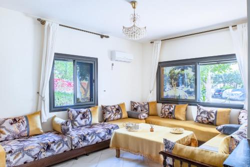 Cosy Calm Apartment, Parking, Garden in 엘 마시라