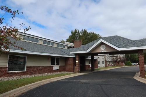 America’s Best Inn - Annandale - image 11
