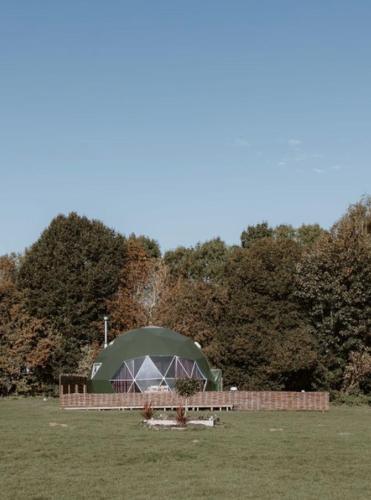 Luxury Star Gazing Dome 2 JUPITER with cozy log burner