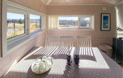 virtuve, 3 Bedroom Cozy Home In Sjusjøen in Sjusjoen