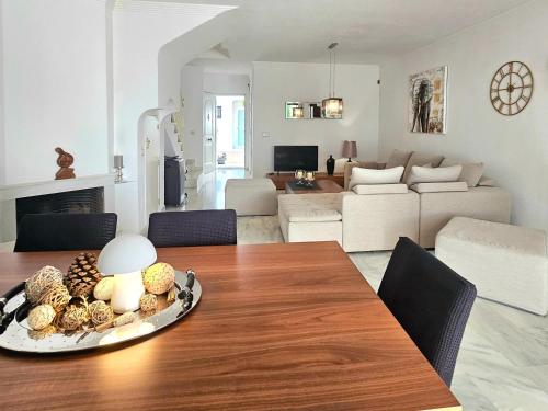 Sunny Dream House by Lica Homes in เบล-แอร์