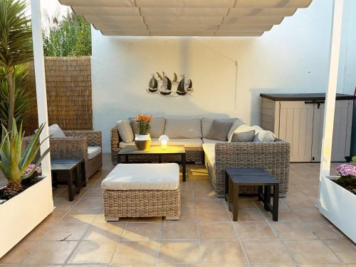 Sunny Dream House by Lica Homes in เบล-แอร์