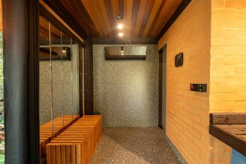 Facilities, Casa Container 80 - Suites privativas e sofisticadas integradas a natureza in Vila Natal