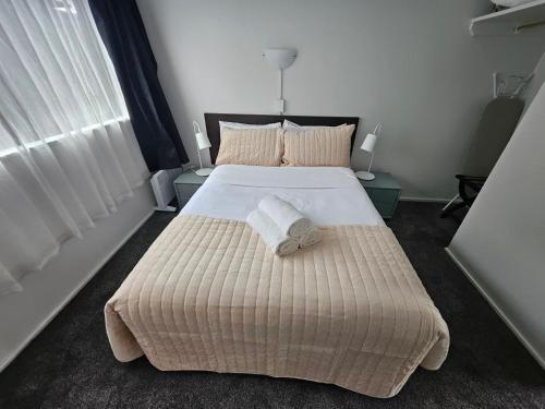 88 Wallace Court Motel - Free Parking - image 2