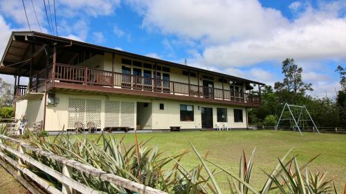 6acres- 6 Bedrms- Soccer Field- Trails- Baths- Swings in Orchidlands Estates (HI)