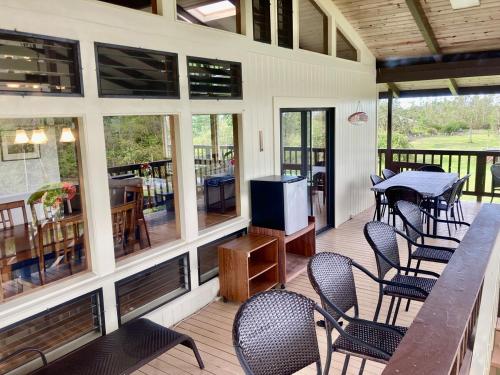 6acres- 6 Bedrms- Soccer Field- Trails- Baths- Swings in Orchidlands Estates (HI)