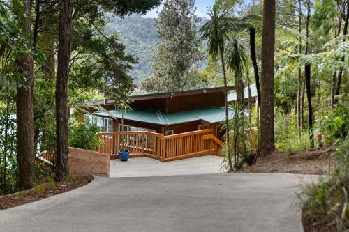 المنظر الخارجي, Rainforest Retreat 4Bdr in بيثيلز بيتش