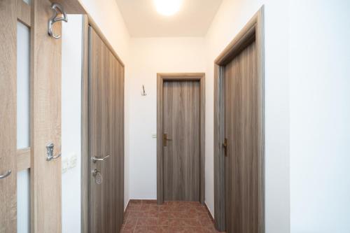 Apartments for families with children Lopar Rab - 20830 - image 4
