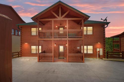 6-bedroom cabin in charming Smoky Mountains