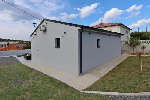 Holiday house with a swimming pool Senj - 21661 - image 4