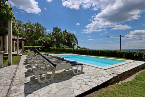 Family friendly house with a swimming pool Dolenja Vas, Central Istria - Sredisnja Istra - 24521 in Dolenja Vas