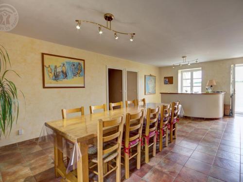 Havre de paix à Chalain-le-Comtal avec piscine privée - FR-1-496-374 (Havre de paix a Chalain-le-Comtal avec piscine privee - FR-1-496-374) in Boisset-les-Montrond