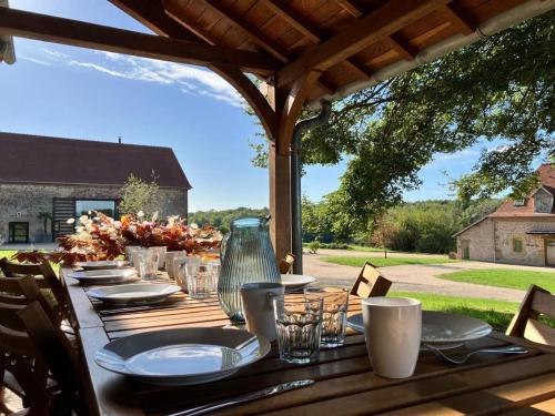 Gîte spacieux à Montbeugny, 14 pers., animaux acceptés - FR-1-489-593 (Gite spacieux a Montbeugny, 14 pers., animaux acceptes - FR-1-489-593) in Neuilly-le-Réal