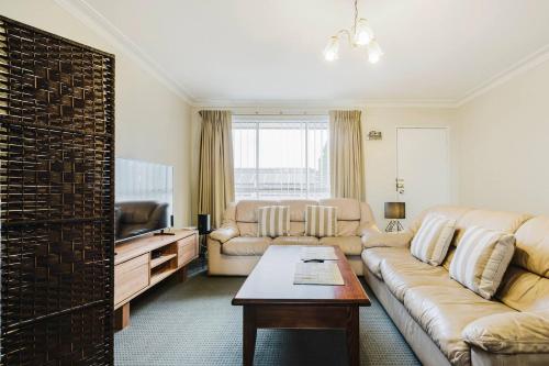 Urban Comfort In Coburg - Free Parking & Wifi in Fawkner