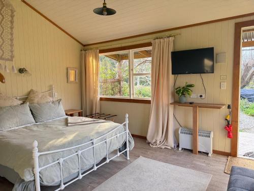 Wisteria Way in โอโปโนนี